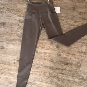 Beyond yoga olive green essential legging